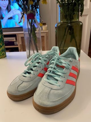 Zapatillas Adidas Spezial Rojo y Turquesa