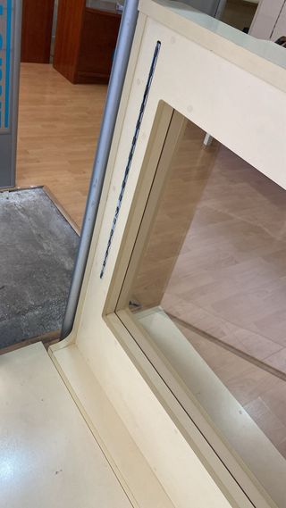 Mueble colgador góndola para ropa