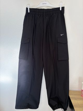 Pantalón cargo Nike negro