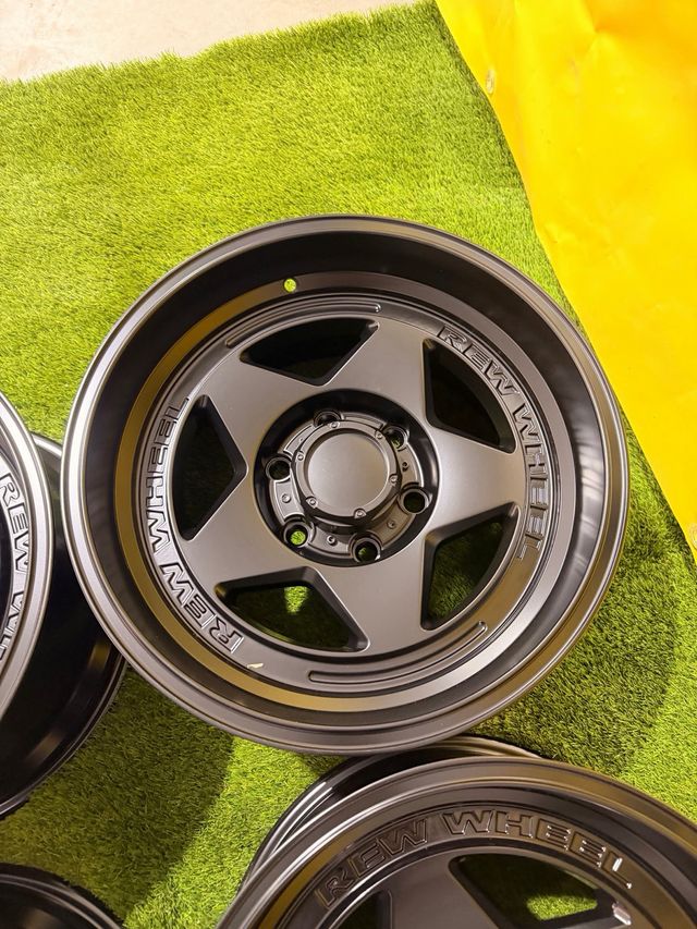 Llantas OffRoad 17 6x139.7