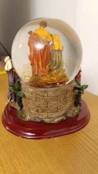 Figura Presépio com Globo Milano Collection