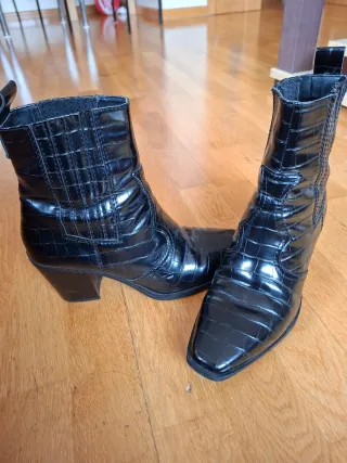 Botines Stradivarius Talla 38