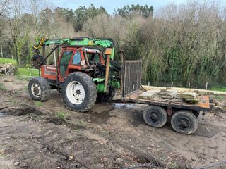 Tractor Fiat 130-90 con grúa forestal