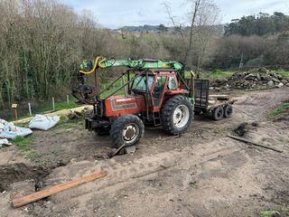 Tractor Fiat 130-90 con grúa forestal