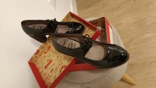 Zapatos charol Wonders negros talla 37