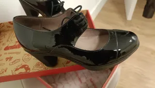Zapatos charol Wonders negros talla 37