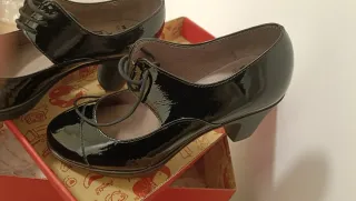 Zapatos charol Wonders negros talla 37