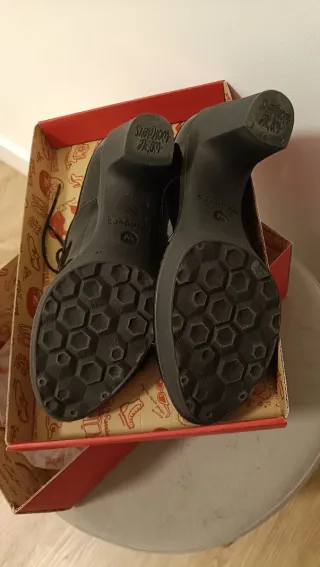 Zapatos charol Wonders negros talla 37