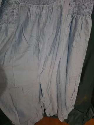 Mono azul con fruncido