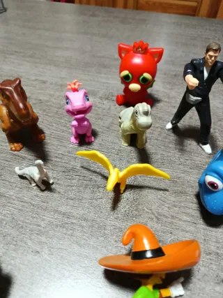 Lote figuras muñecos varios flash, Superman, Dory,