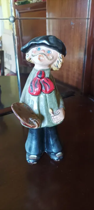 Figura casa DAURO Pintor con Boina y Pajarita
