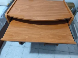 Escritorio madera marrón