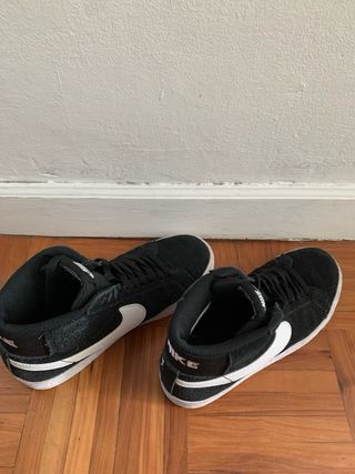 NIKE SB BLAZER MID NEGRAS