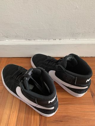 NIKE SB BLAZER MID NEGRAS