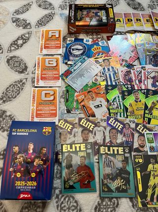 Cajas y cromos Adrenalyn y Megacracks fútbol