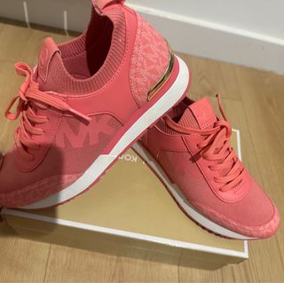 Zapatillas michael kors puestas 1 vez .