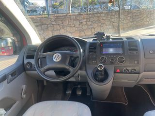 Volkswagen Transporter T5 2005 camperizada.
