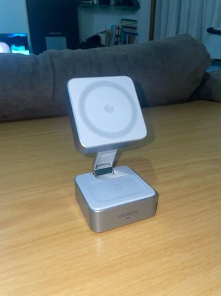 Cargador Ugreen Qi2 25W MagSafe 2en1 inalámbrico