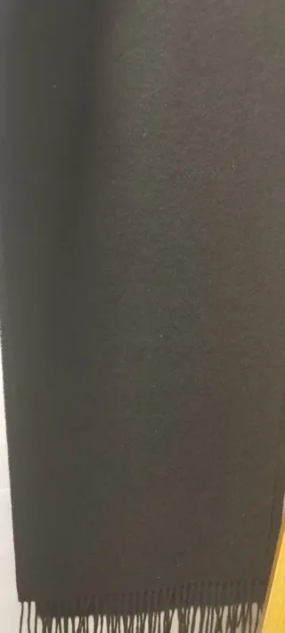 Bufanda de lana australiana negra