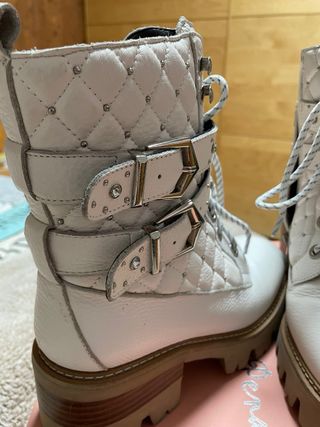 Botines Alma en Pena blancos