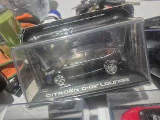 5 maquetas coches 1/43