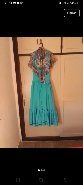 Vestido de flamenca turquesa y foulard