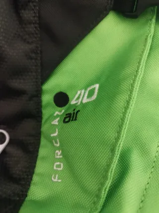 Mochila Quechua Negra y Verde