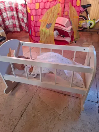 Cuna de madera para juguete