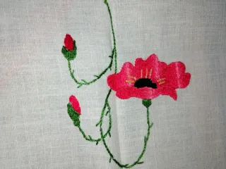 Tovaglietta in lino ricamata