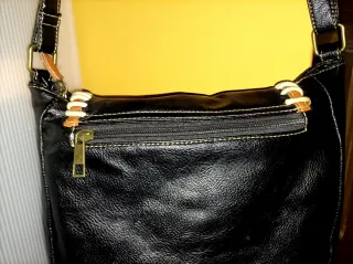 Bolso estilo marroquinería negro y marrón