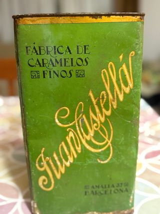 Lata antigua decorada