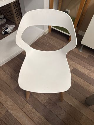 5 Sillas Madera y Plástico