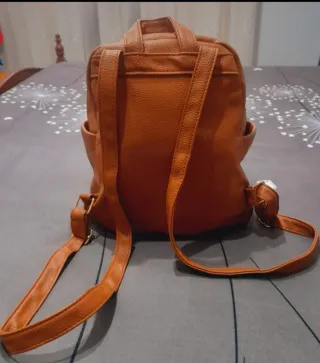Mochila mujer marrón como nueva