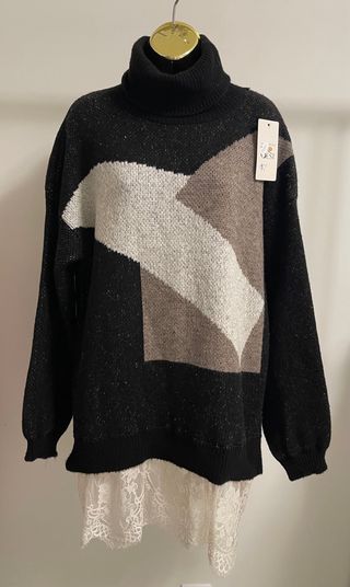 Camisola malha preta com padrão geométrico