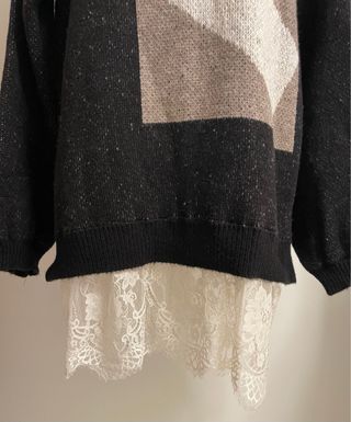 Camisola malha preta com padrão geométrico