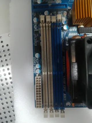 Placa Base AM3 + CPU y disipador AMD