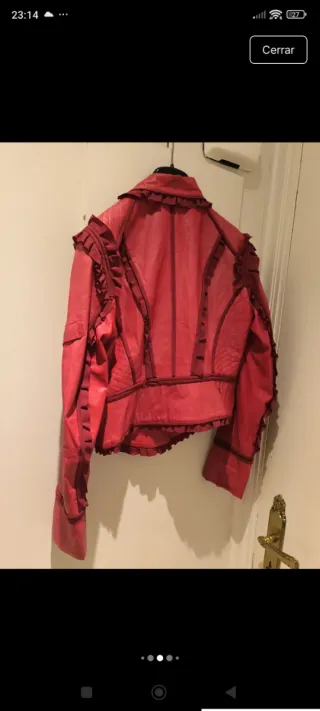 Cazadora de cuero roja