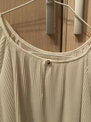 Blusa crema plisada fluida talla única