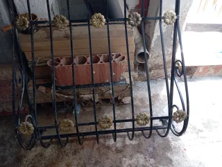 Puerta de entrada decorada