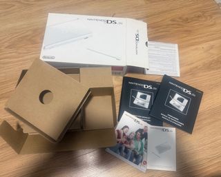 Caja y manuales Nintendo DS Lite Blanca