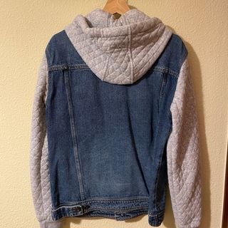 Cazadora vaquera Pull & Bear capucha gris