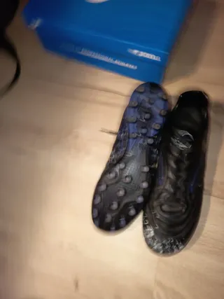 Botas de fútbol Joma negras