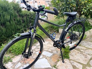 Bicicleta de trekking RIVERSIDE 700