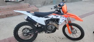 KTM 450 SX-F 2023 Motocross se vende por poco uso