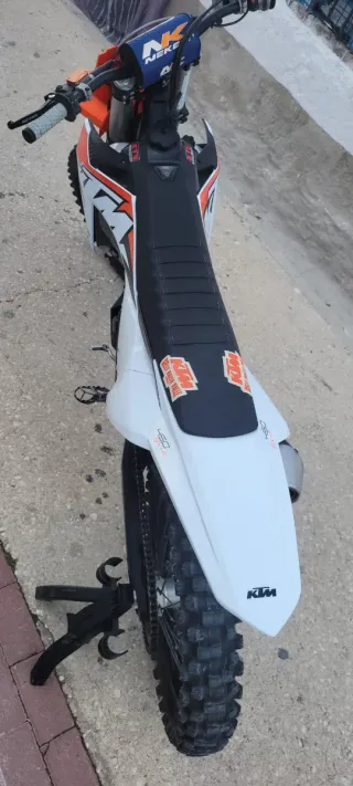 KTM 450 SX-F 2023 Motocross se vende por poco uso