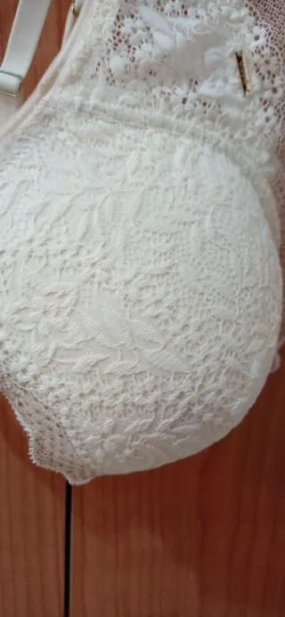 Sujetador crema de encaje de talla 85D