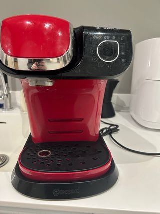Cafetera Bosch Tassimo Roja