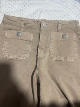 Pantalón ancho Lefties   Son elásticos.