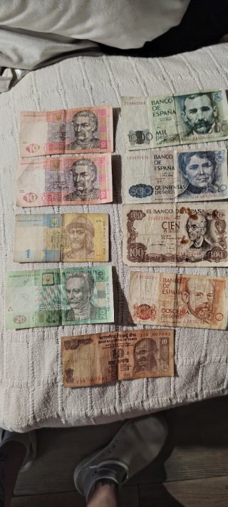 Billetes y monedas en pesetas.. sellos antiguos