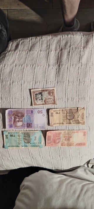 Billetes y monedas en pesetas.. sellos antiguos